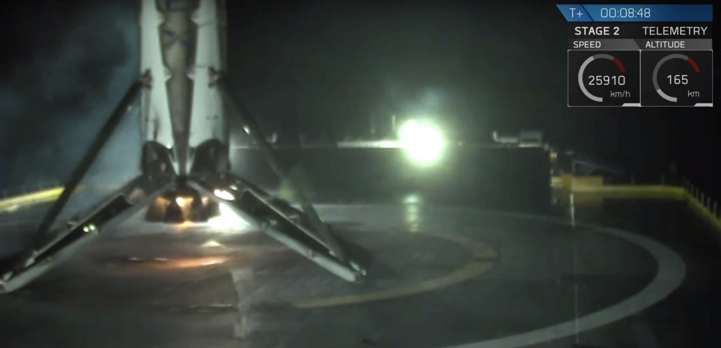 SpaceX's Falcon 9 Rocket Sticks Its Landing