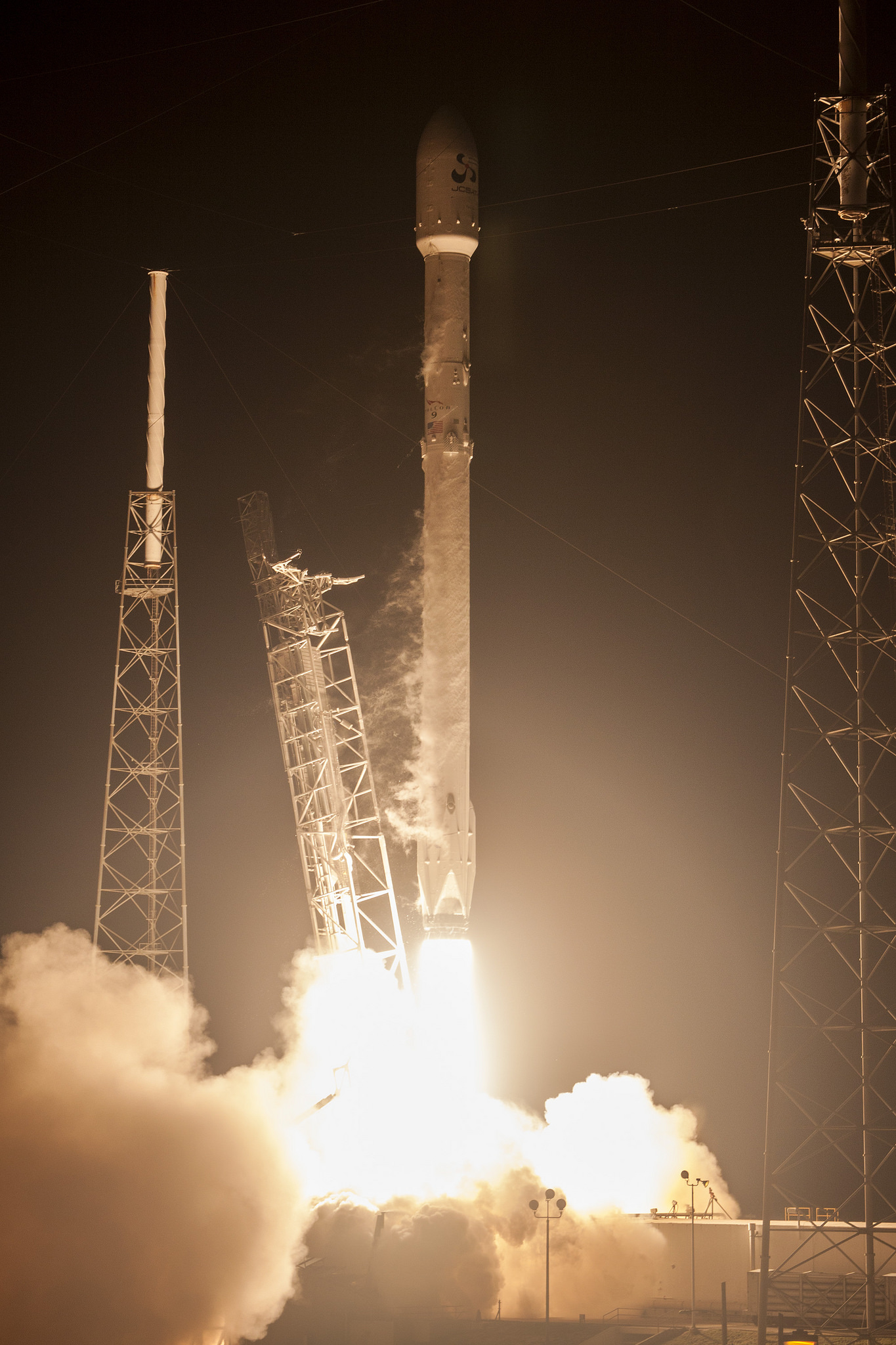 SpaceX's JCSAT-14 Mission Lifts Off