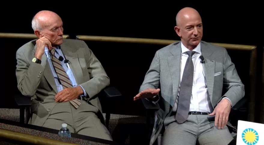 Jeff Bezos Suggests NASA Pursue Prizes and 'Gigantic' Technology Programs