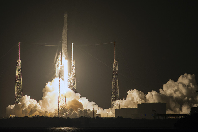 Photos: SpaceX Launches Cargo Mission, Lands Rocket Again