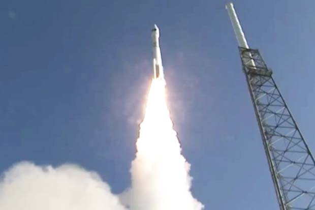 Liftoff! NRO Spy Satellite Launched Atop Atlas V Rocket | Video