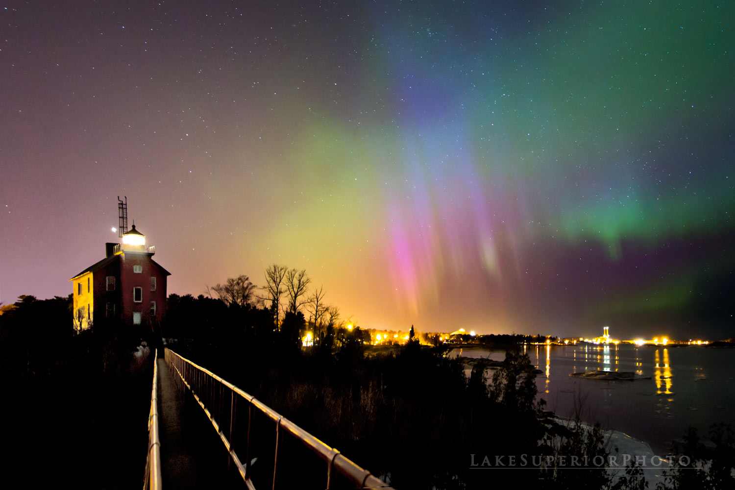 Photographer Captures Rare Blue Aurora Shimmering Over Lake Superior
