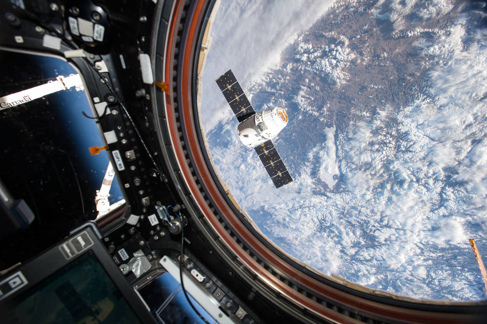 SpaceX Dragon Heads Home