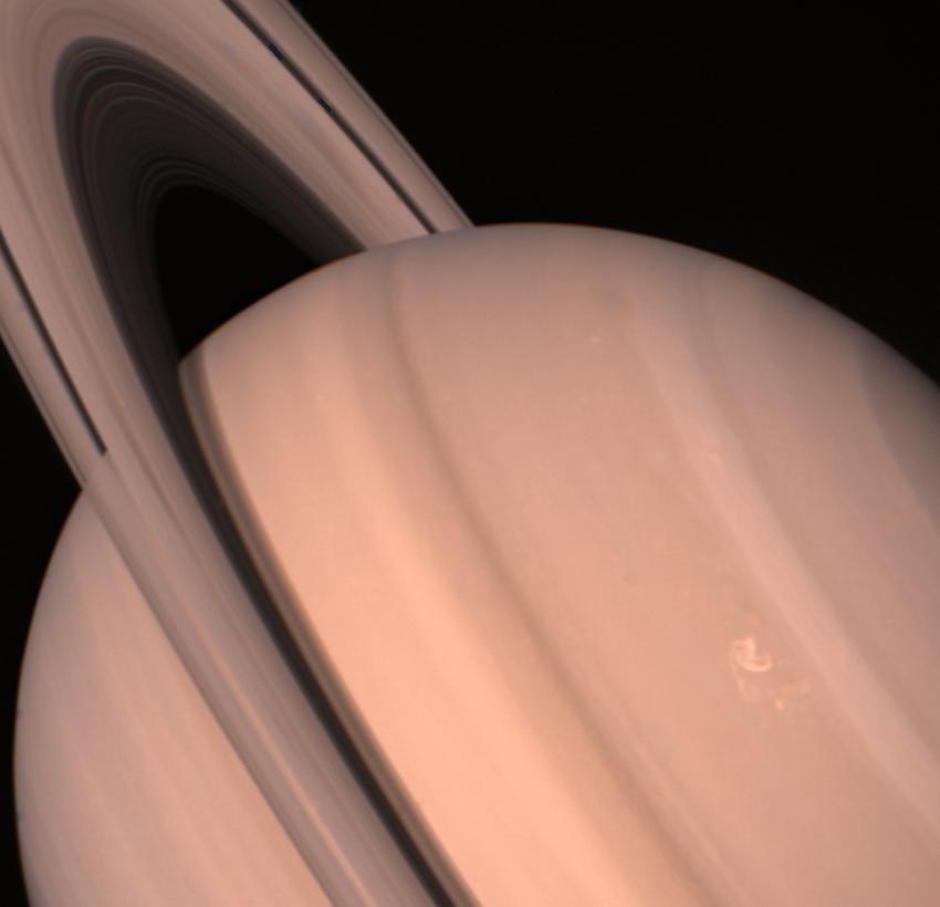 Happy Anniversary, Voyager 2! NASA Probe Flew by Saturn 35 Years Ago