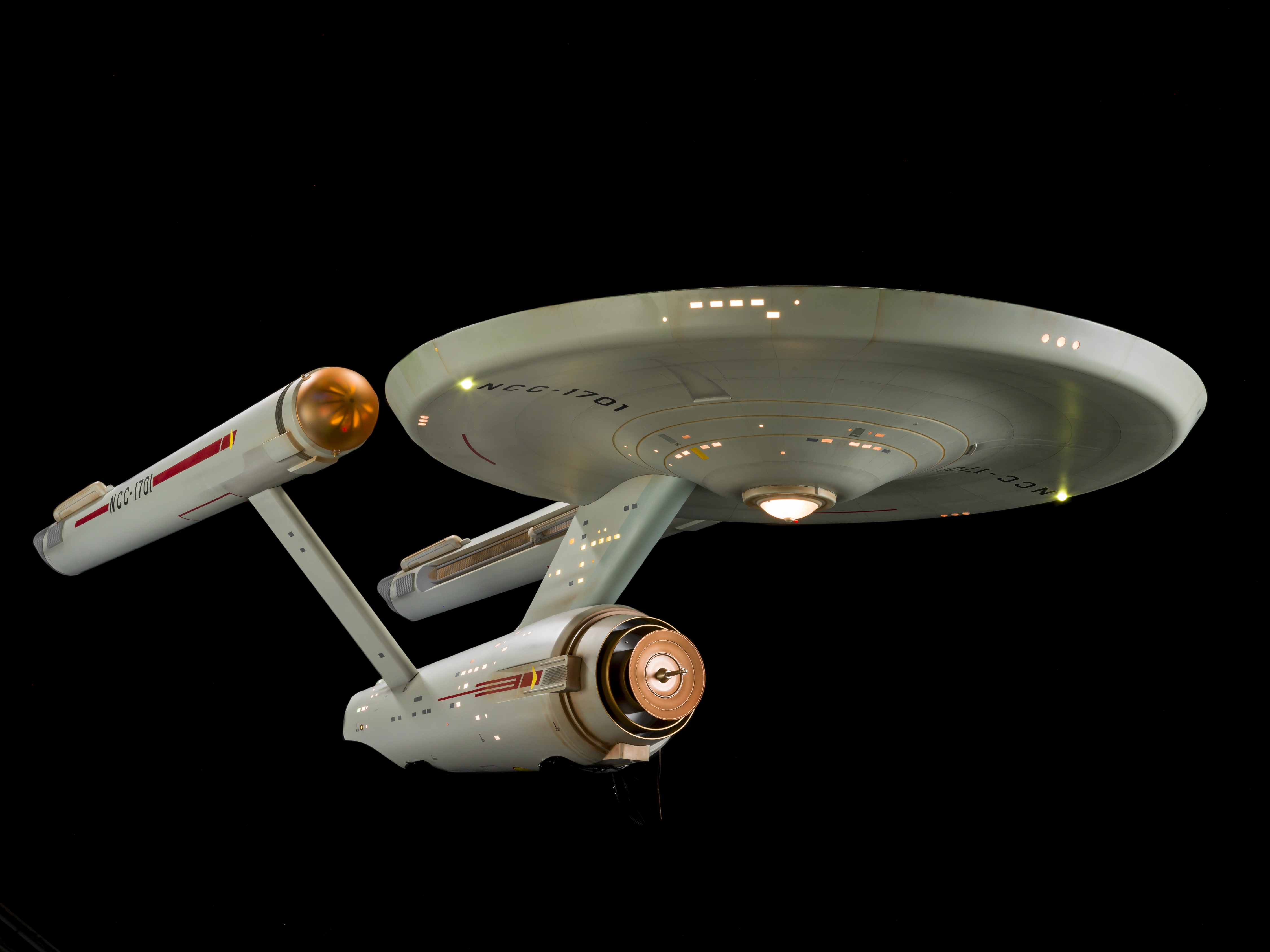 Kirk and Spock Still Fascinate as 'Star Trek' Turns 50