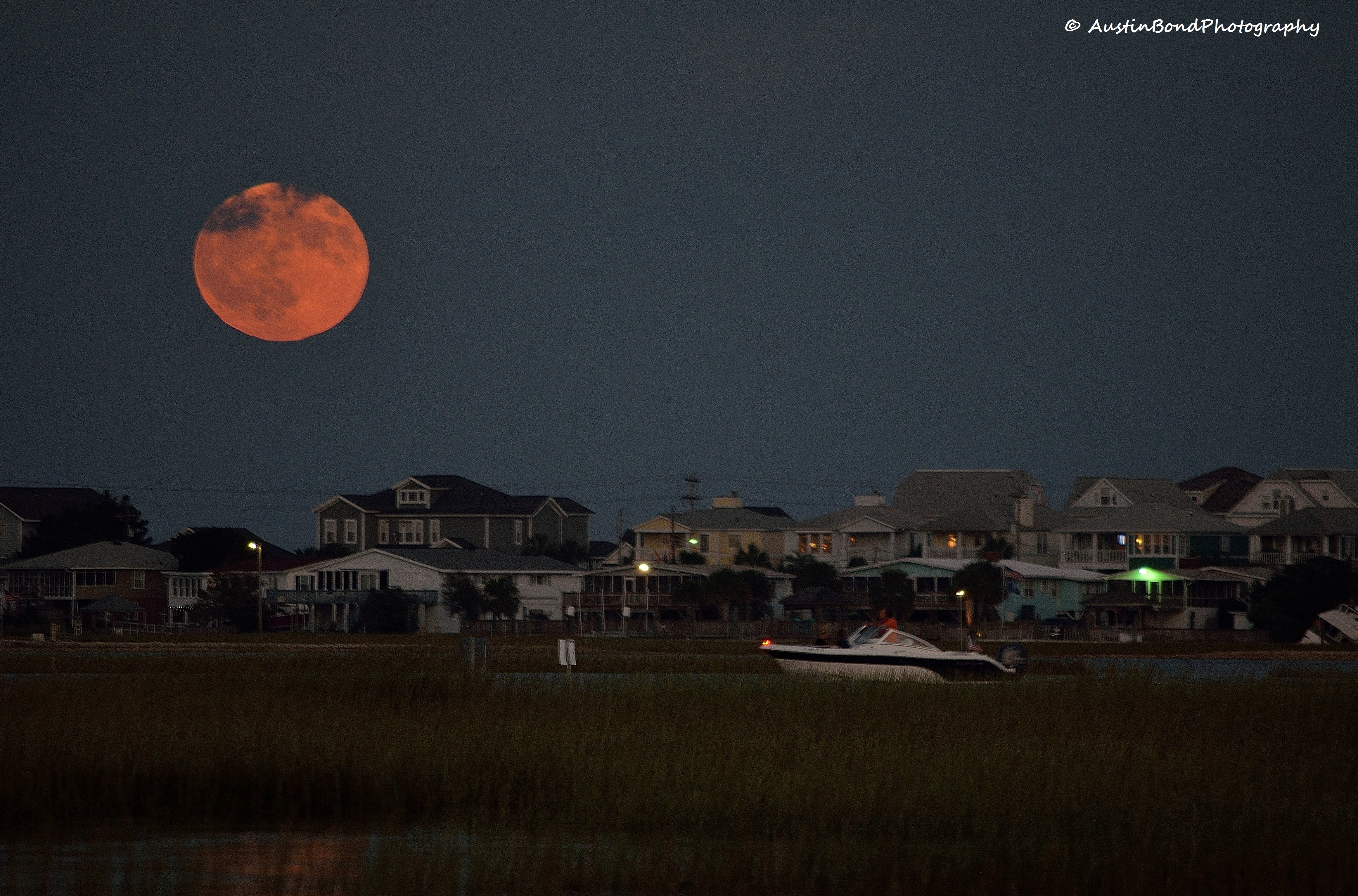 Boating by the moonlight