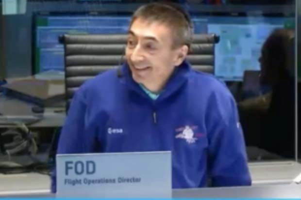 Schiaparelli Lander Separates From TGO - ExoMars Mission Control Applauds | Video