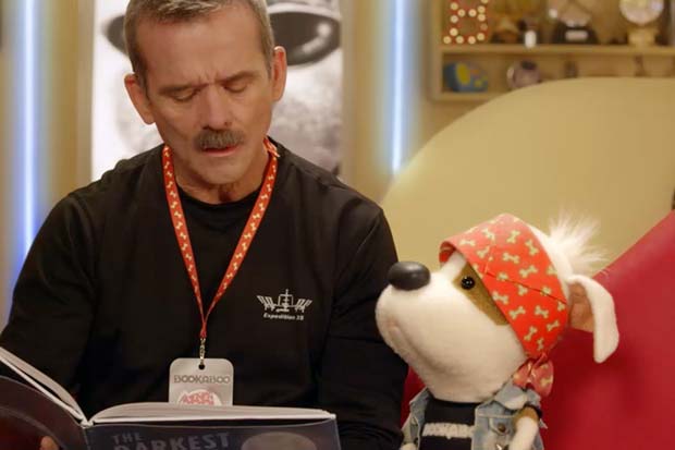 Chris Hadfield Reads 'The Darkest Dark' On New Kids Series' 'Bookaboo' - Show Clip