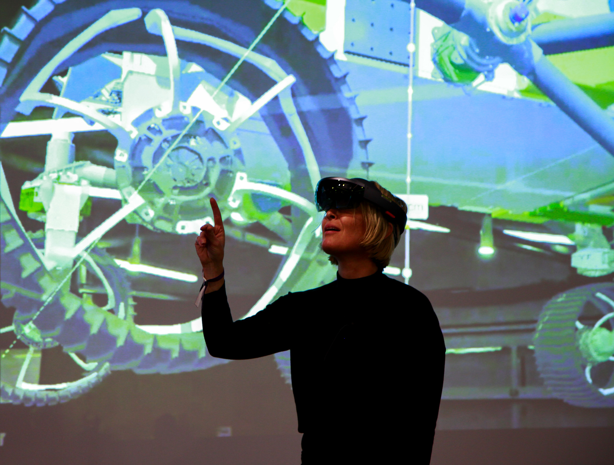 NASA's HoloLens Demo Puts Researchers on Mars, Space Station and Workbench