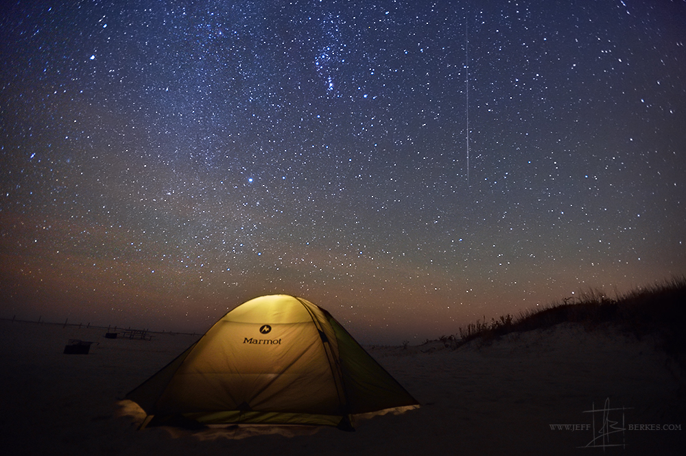 Under the Stars: Photographer Captures Stunning Taurid Meteor