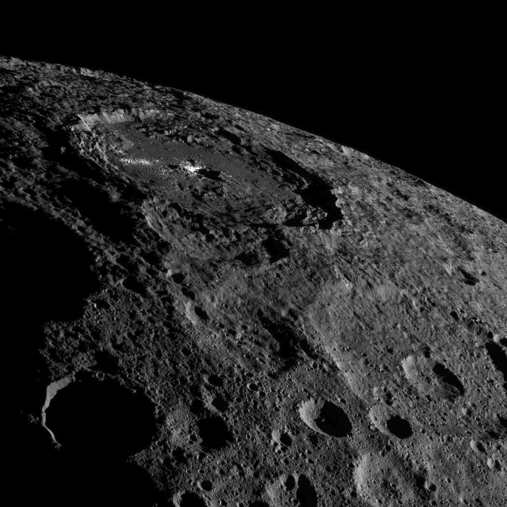 NASA Probe Snaps Stunning New Pics of Dwarf Planet Ceres