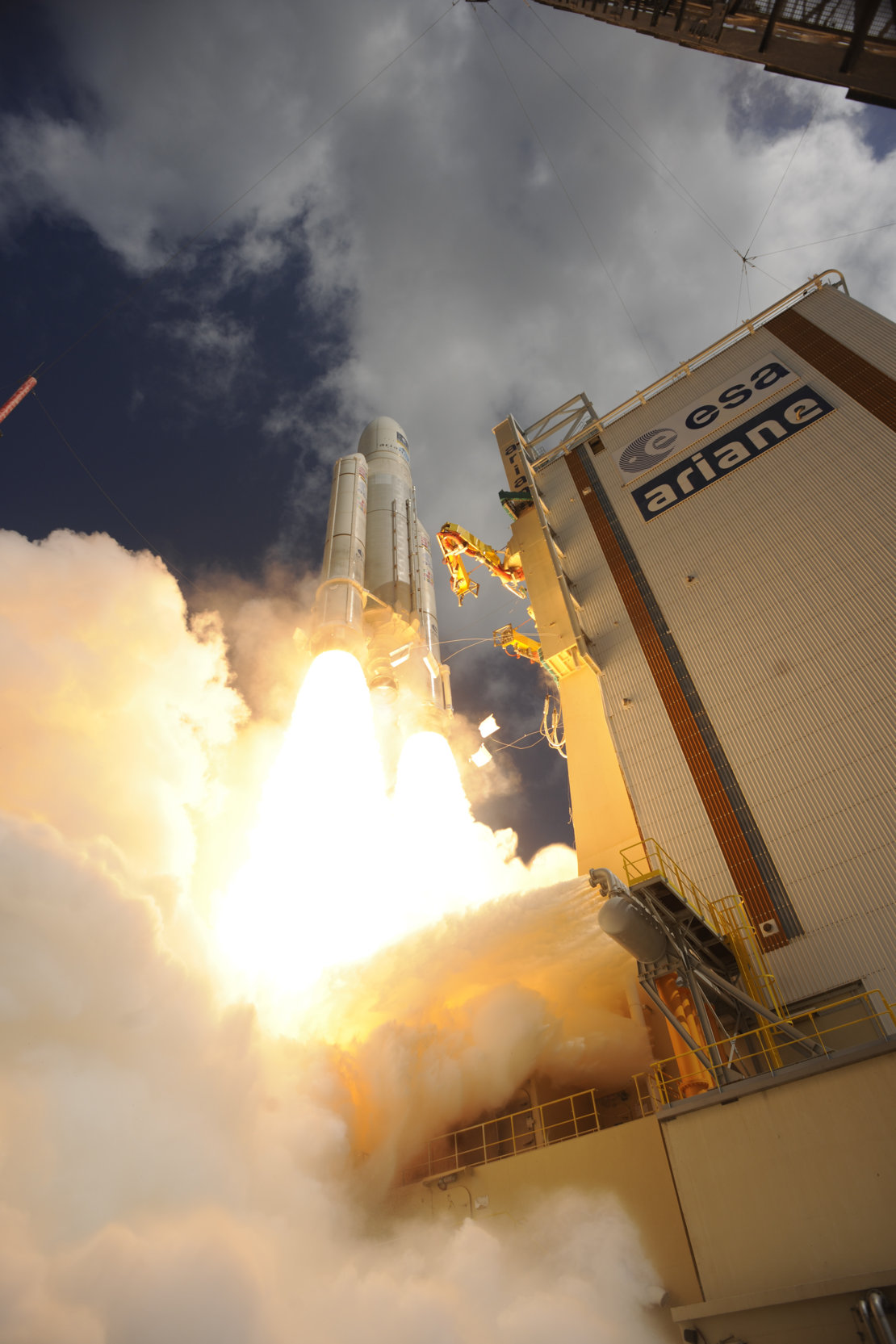 Sit Ringside for a Rocket Launch in This Incredible New Video