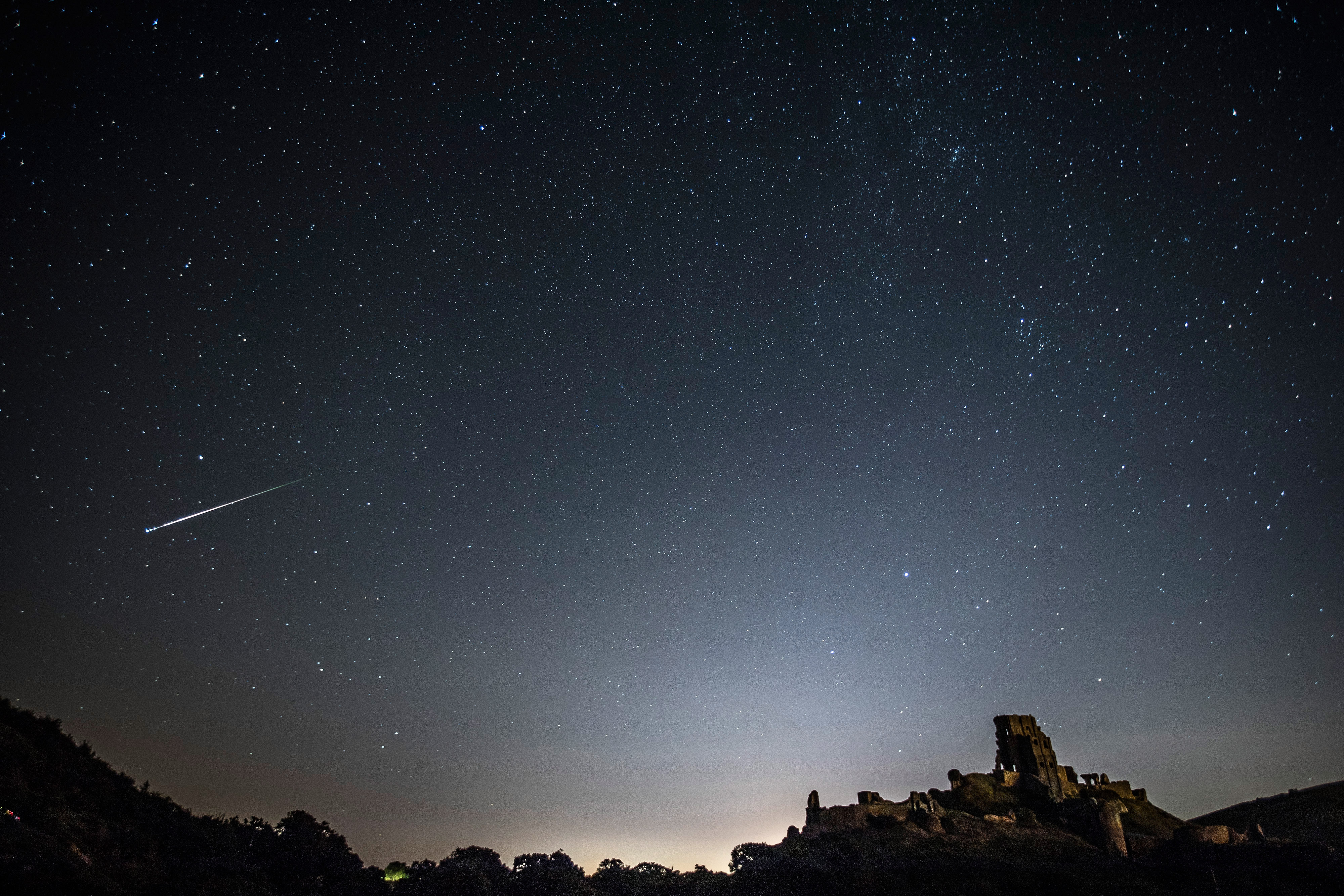 Geminid Meteor Shower Peaks Tonight: Watch It Live