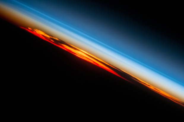Incredible Earth Pics Snapped From Space Station In 2016 | Video