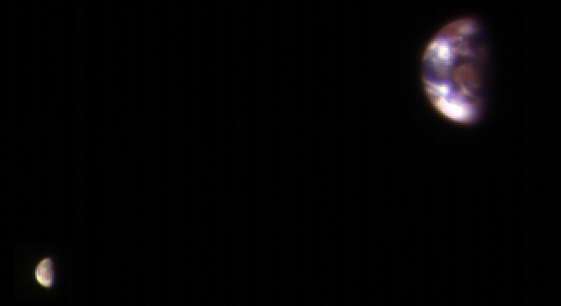 http://www.space.com/images/i/000/061/473/original/earth-moon-from-mars.jpg?interpolation=lanczos-none&fit=inside|660:*