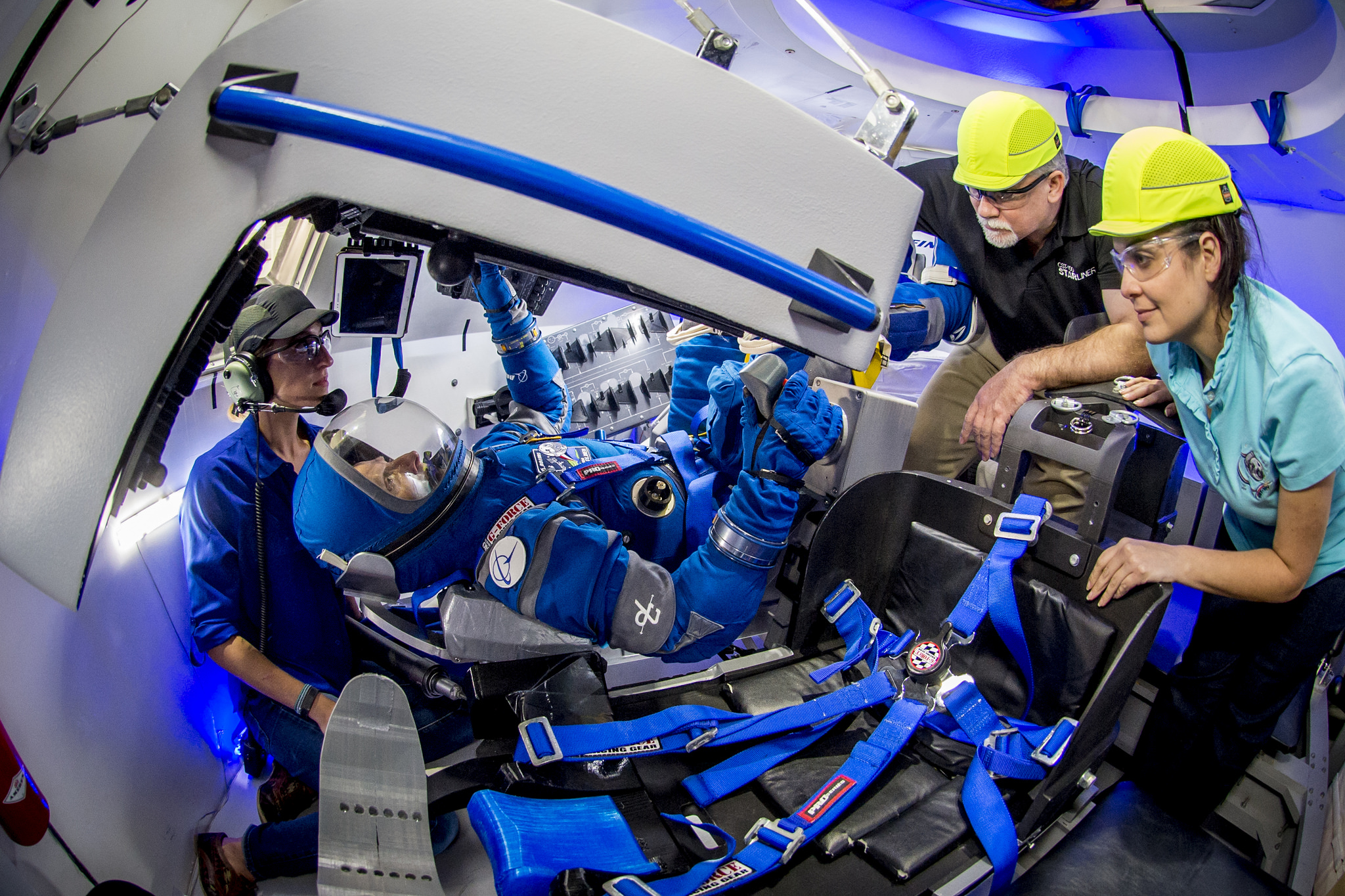 Photos: Meet the 'Boeing Blue' Spacesuit for Starliner Capsule