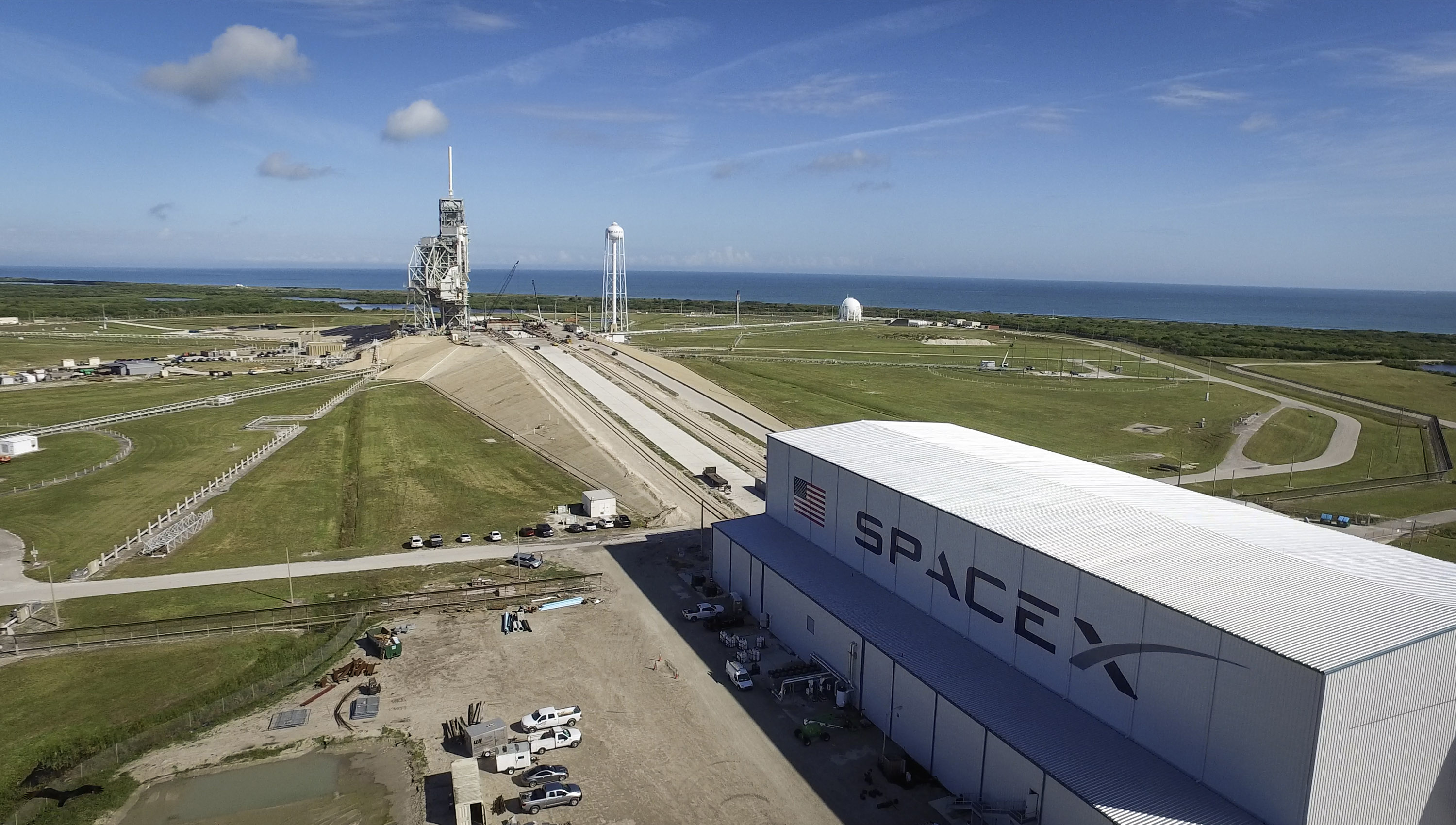 SpaceX's Falcon 9 Rocket Stands Atop Historic NASA Launchpad for 1st Time