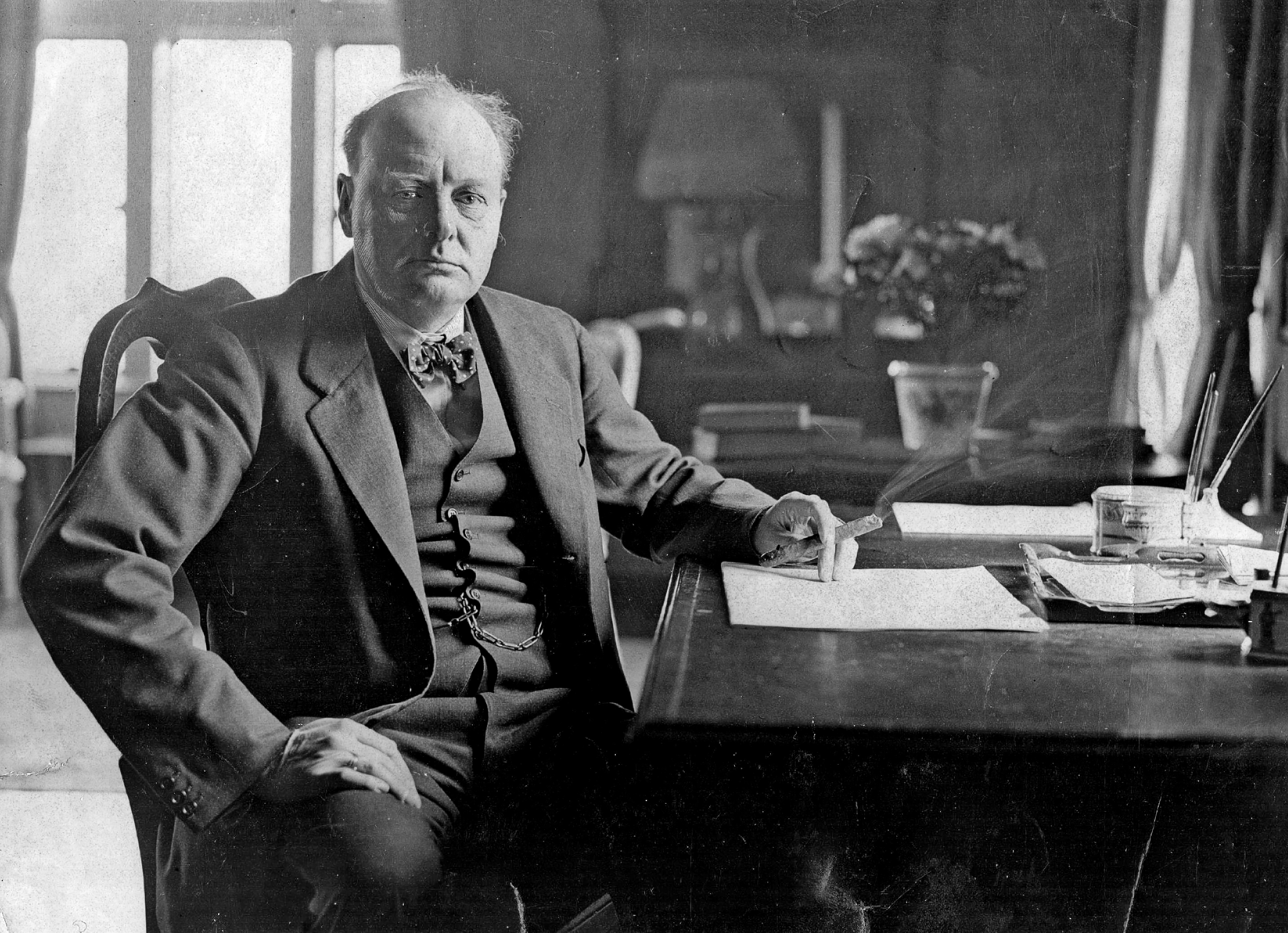 Winston Churchill on Aliens: 1939 Essay Discovered