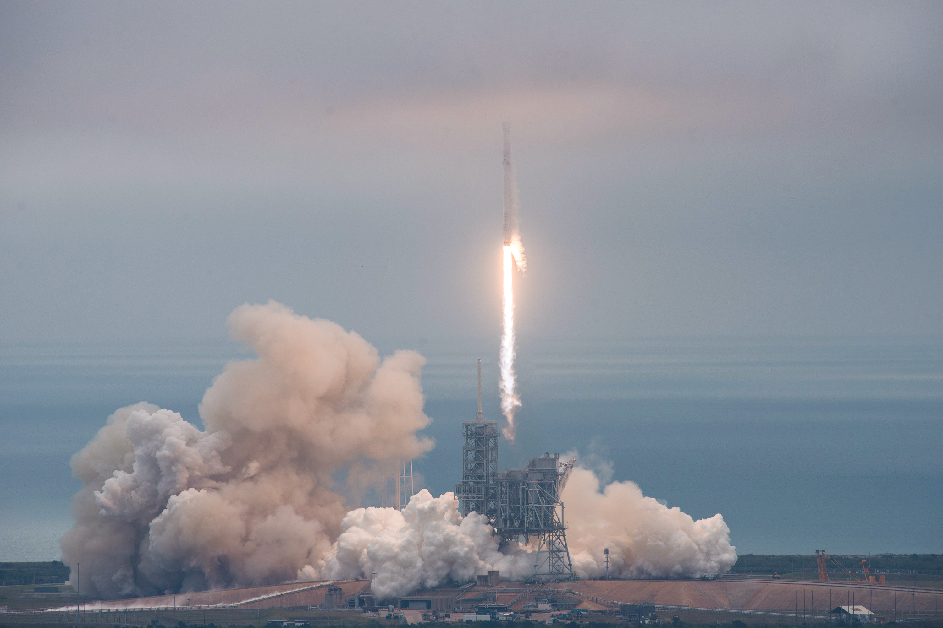 SpaceX Launches 1st Private Rocket from Historic NASA Pad — Then Sticks a Landing