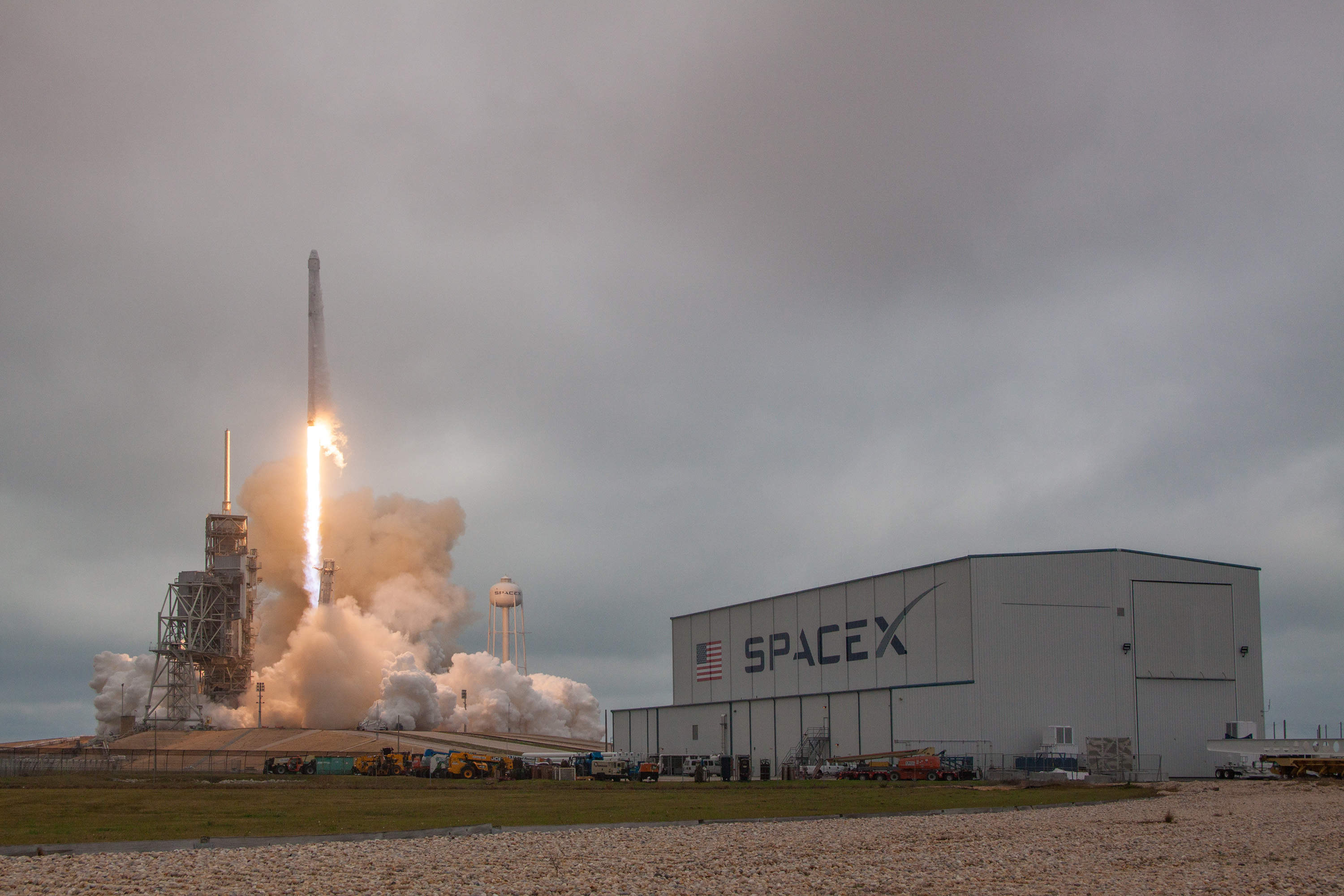 SpaceX Launches 1st Private Rocket from Historic NASA Pad -- Then Sticks a Landing