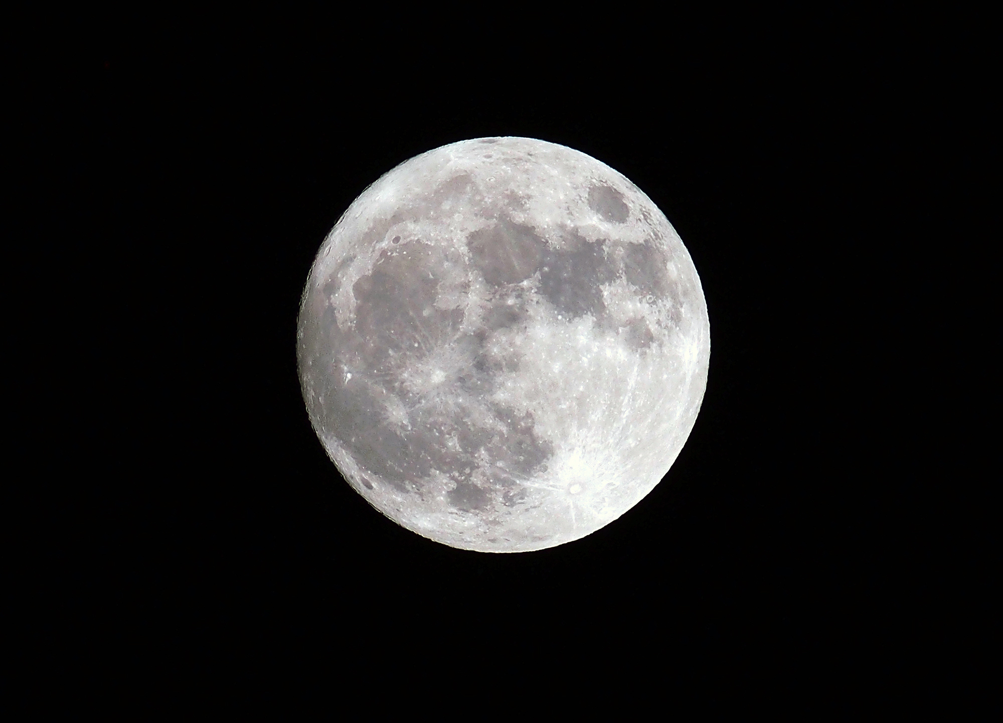 Tiny 'MoonWatcher' Satellite Will Beam Home Live Lunar Views