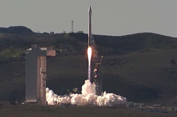Blastoff! US Spy Satellite Launches Atop Atlas V Rocket | Video