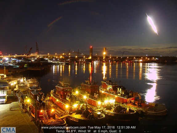 Very bright meteors — such as this one, which lit up the night sky over Portsmouth, New Hampshire, on May 17, 2016 — sometimes generate mysterious hissing or popping noises that are audible to human ears.