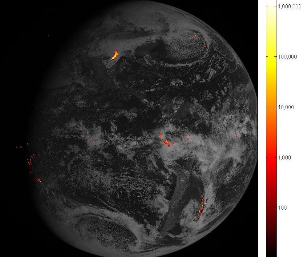 New Satellite Beams Back Its 1st Photo of Lightning from Space
